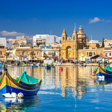 Daire Blue Waves With Maltese Balcony Valletta