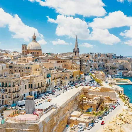 Daire Blue Waves With Maltese Balcony *