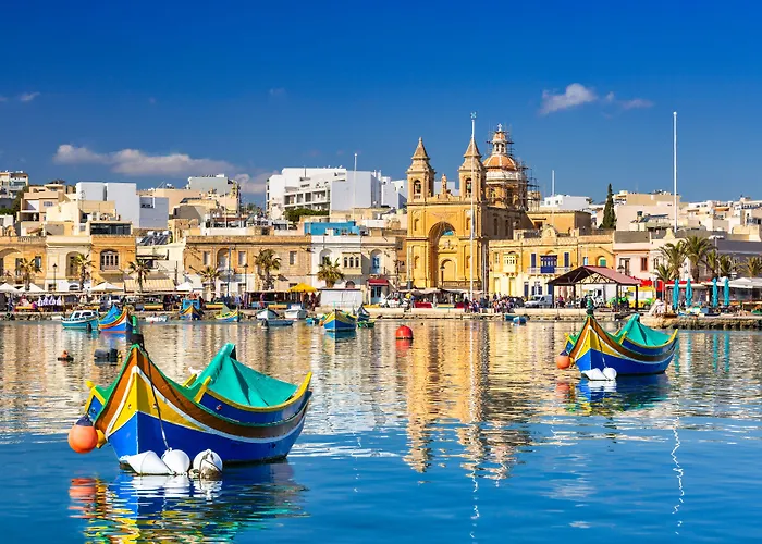 Apartment Blue Waves With Maltese Balcony